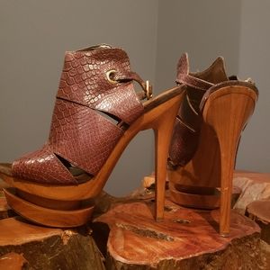 Jessica Simpson Heel